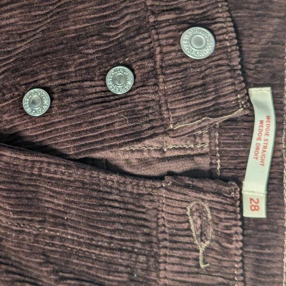 Brown LEVI Cords- Wedgie straight leg fit - Picture 3 of 4